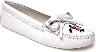 Minnetonka x Lucie Skjefte Thunderbird Animikii Softsole Slipper in White at Nordstrom, Size 5.5