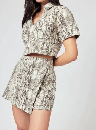 Habitual Womens Popover Top In Snakeskin
