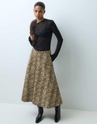 Asos gonna midi a ruota in similpelle con stampa serpente beige-Neutro