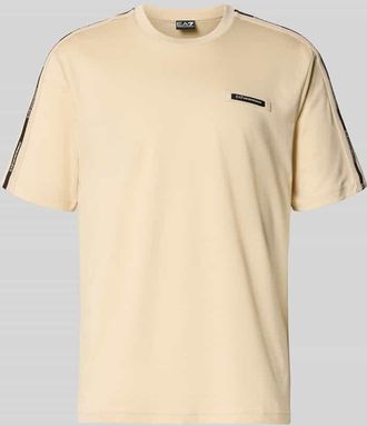Emporio Armani Regular Fit T-Shirt mit Logo-Patch in Sand, Gr&ouml;&szlig;e XXXL