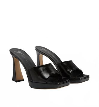 Giuseppe Zanotti Womens Solhene Sandals In Nero
