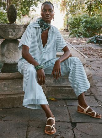 Grace & Mila Womens Loose blue striped seersucker shirt