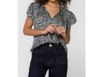 Velvet Heart Sarah Top In Navy Abstract