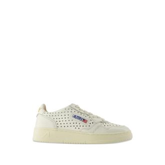 Autry Sneakers in Pelle Perforata Medalist - - Shoes - Donna - Bianco - 38 EU