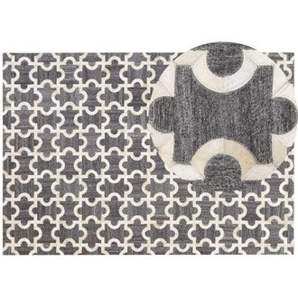 Beliani Beliani - Alfombra Verde Con Patr&oacute;n Geom&eacute;trico De Viscosa Y Algod&oacute;n 160 X 230 Cm Tejida A Mano Estilo Glam Moderno Yedisu