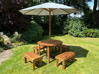 Charles Taylor Trading Knights Four Seater Round Table Set in Brown