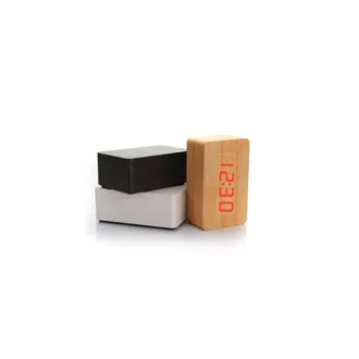 Trade Shop Trade Shop - Reloj De Madera Moderno Efecto De Madera Madera Usb/aaa Luz Led Reloj De Alarma Digital