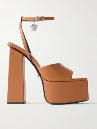 Versace Sandali In Pelle Con Plateau E Decorazione - Marrone