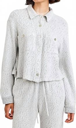 Bella Dahl Cozy Pocket Button Down Shirt In Winter Storm