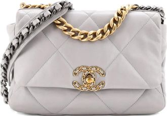 Chanel Borsa a tracolla 19 media in pelle trapuntata con battente - Grigio