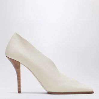 Alaia Soft Square ivory pumps