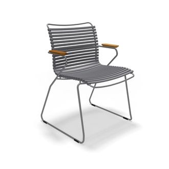 Houe CLICK Outdoor Dining Armlehnstuhl mit niedriger Lehne, dunkelgrau