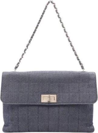 Chanel Pre-owned Chocolat Bar Denim Handbag - Dames - Vintage Schoudertas - Blauw - ONE Size - Denim - Vintage