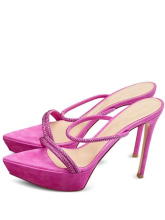 Gianvito Rossi Cannes su&egrave;de sandalen - Roze