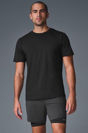 Alo | Conquer Reform Crewneck Short Sleeve Top in Black, Size: Medium