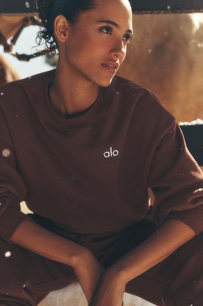 Alo | Accolade Crewneck Neck Pullover Top in Brownstone, Size: Large