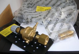Deca Deca - Kit Per Bombole Gas Ricaricabili Con Riduttore E Attacchi Saldatura 010410