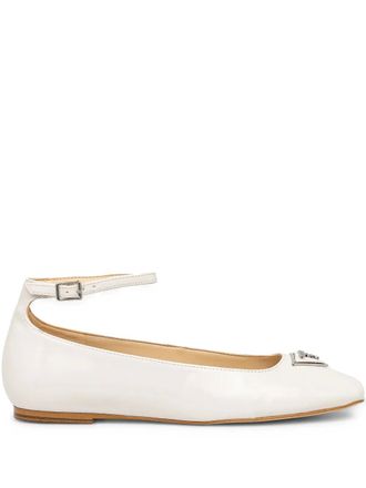 Guess Co logo-plaque ballerina shoes - women - Polyurethane/Rubber/Calf Leather - 36 - Neutrals