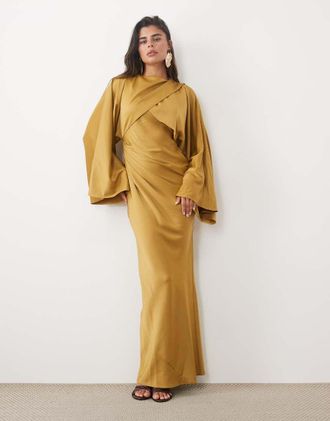 Asos vestito maxi in satin con drappeggio, maniche lunghe, incrocio sul davanti e collo alto, color tabacco essiccato-Giallo