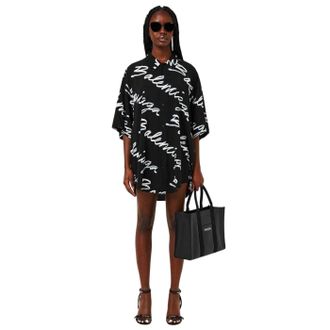 Balenciaga Dames/Dames Script Relaxed Fit Shorts (Zwart)