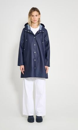 Stutterheim Mosebacke Lightweight Raincoat in Navy at Nordstrom, Size X-Small