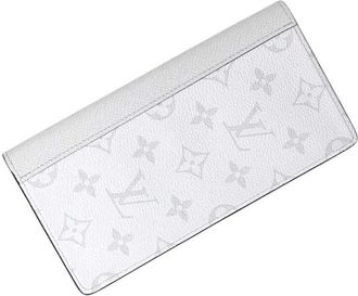 Louis Vuitton White Taiga Leather Monogram Long Wallet (Bi-Fold) (Pre-Owned)