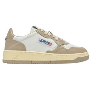 Autry Medalist Low - male - Autry - Sneakers - White - 10 UK - Shoes