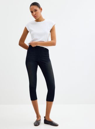 Hue Womens Solid stretch denim capri legging