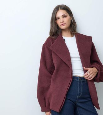 Asos Tall ASOS DESIGN Tall cappotto formale corto con collo a cascata in bordeaux-Rosso