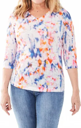 FDJ Tawny Three Quarter V-Neck Top In Petal Reflections