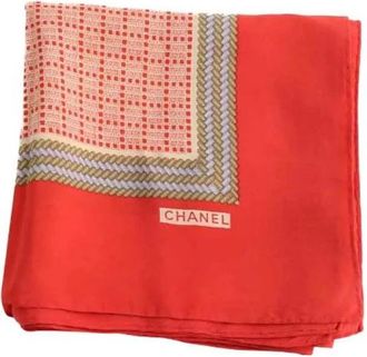 Chanel Pre-owned Scarves, female, Red, Size: ONE SIZE Pre-owned Carr&eacute; Femme Silk Scarf