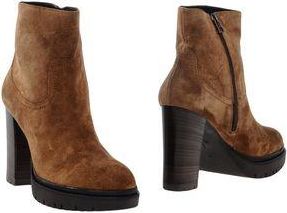 Janet Sport FOOTWEAR - Ankle boots sur YOOX.COM