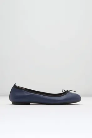 Bloch Ladies Nashira Ballet Flats, Capuccino Leather