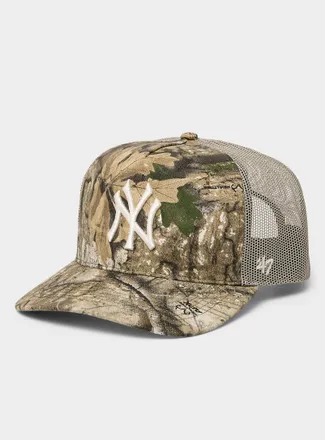 New Era Mens Yankees camouflage trucker cap