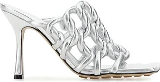 Bottega Veneta Stijlvolle Sandalen voor Zomeroutfits - Dames - Muiltjes - Grijs - 36 EU - Schoenen