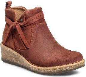 B&oslash;rn Vaughn Distressed Suede Bootie in Rust Distressed Leather at Nordstrom Rack, Size 6.5