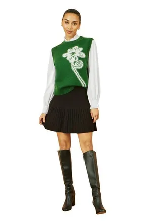 Yumi Knitted Floral Sleeveless Sweater Vest in Green at Nordstrom, Size Medium