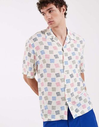 Selected X Hotel Amour - Camicia a maniche corte color crema con stampa di francobolli-Bianco