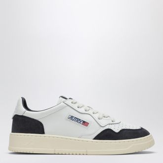 Autry Medalist Low sneaker in white leather and blue suede