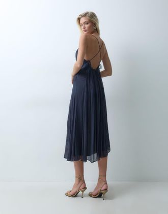 Asos vestito midi con spalline sottili, scollo profondo, fondo asimmetrico e inserto in raso, blu navy