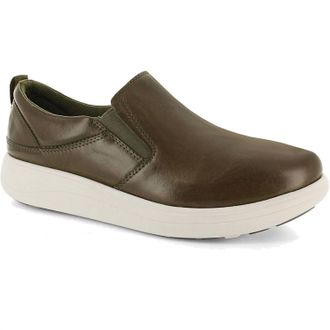 Strive Footwear Womens Florida Ii Sneakers - Wide In Olive