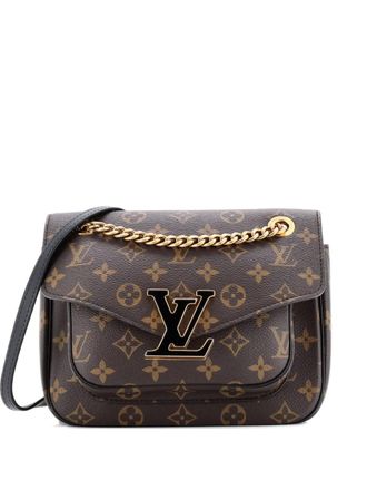 Louis Vuitton Passy Handbag Monogram Canvas crossbody bag - Bruin