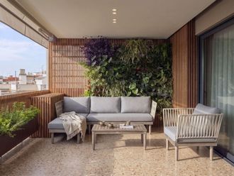 Beliani Conjunto De Jard&iacute;n Sof&aacute; Esquinero Derecho Sill&oacute;n Y Mesa De Centro Madera De Acacia Marr&oacute;n Y Gris Cremona