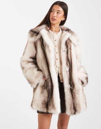 Asos Cappotto taglio medio color crema a righe in pelliccia sintetica con colletto a punta-Multicolore