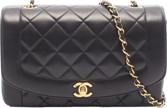 Chanel 1994-1996 Medium Lambskin Diana Flap crossbody bag - Nero