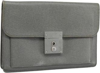 Louis Vuitton Pre-owned Clutches, female, Gray, Size: ONE SIZE Pre-owned Leather Clutch