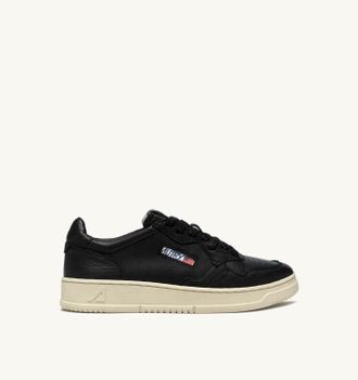 Autry SNEAKERS MEDALIST LOW IN NAPPA NERA SUPER SOFT