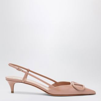 Valentino Garavani D&eacute;collet&eacute; Slingback VLogo Signature rosa cannella in vernice