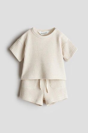 H&M 2-piece waffled cotton set in Light Beige at Nordstrom, Size Newborn