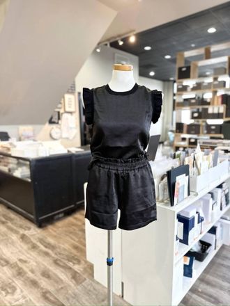 M&eacute;lissa Nepton Lauren Short In Black